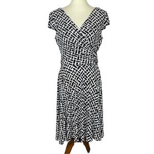 White House Black Market Flattering Faux Wrap Drop Sleeve Tailored Dress Sz 8